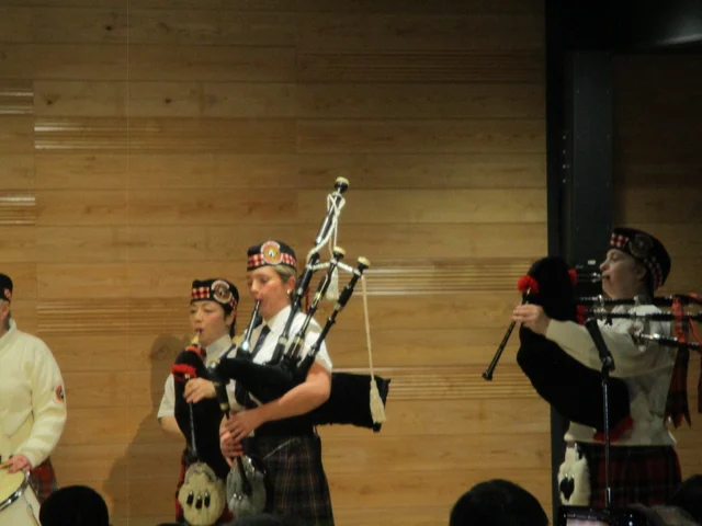 バグパイプ　スコットランド 250px-Pipes_modern1.JPG