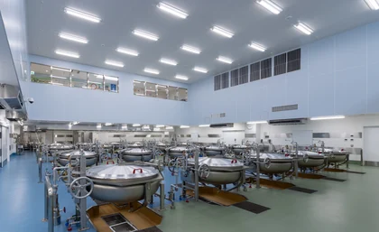 親子で給食の舞台裏を探検！調理場見学＆料理教室開催_メイン画像